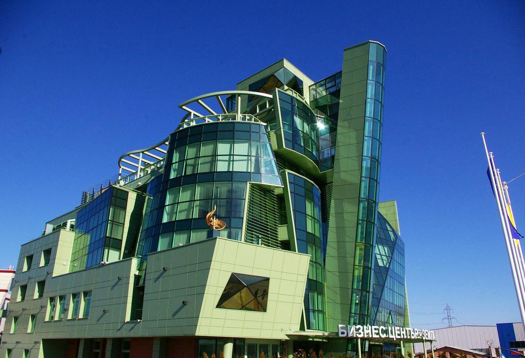 Earth & People Hotel & Spa - Free Parking & Swimming Pool Szófia Kültér fotó